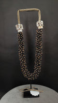 Hoge schelpenketting bruin