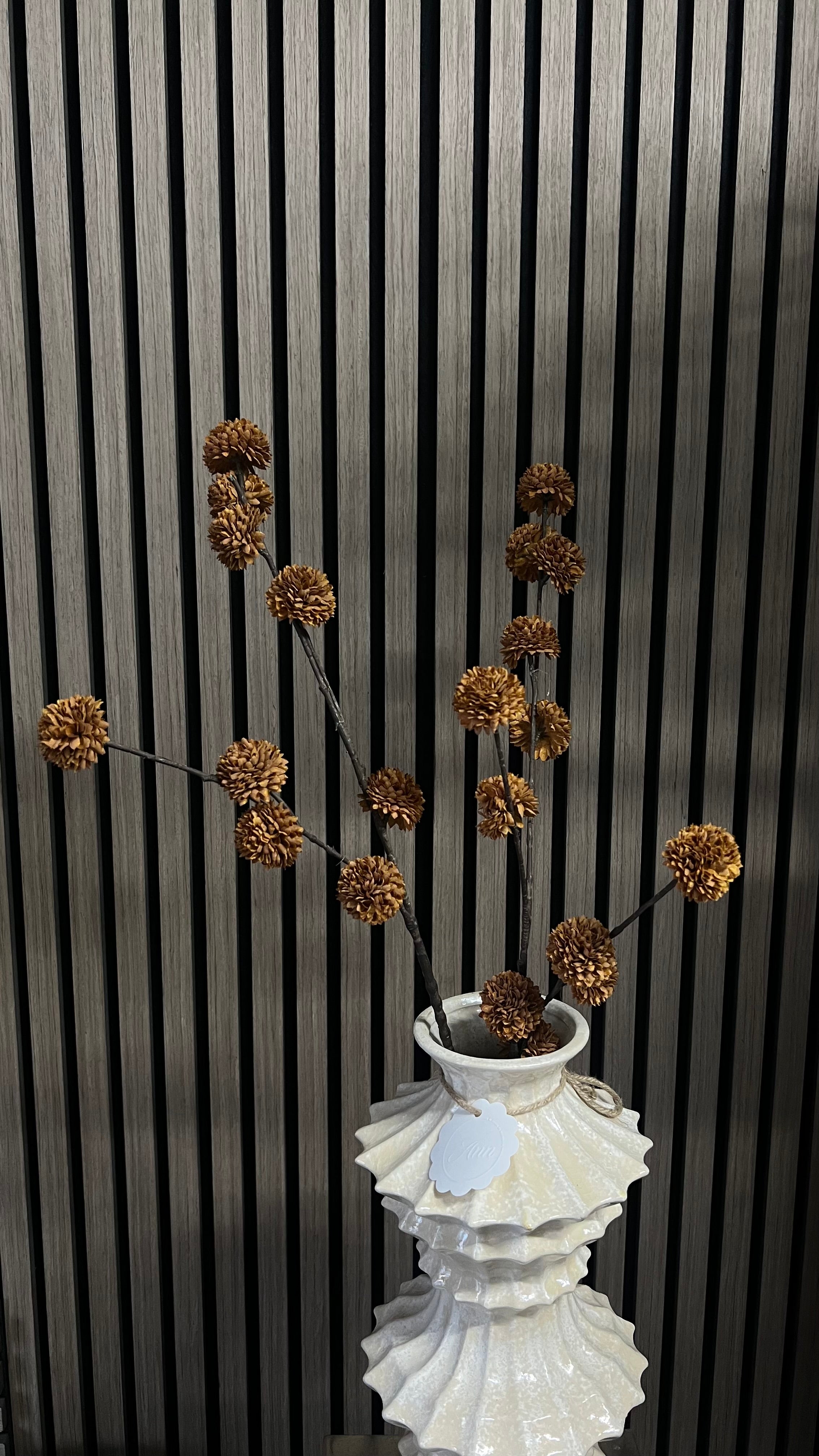 Bruin pompom tak