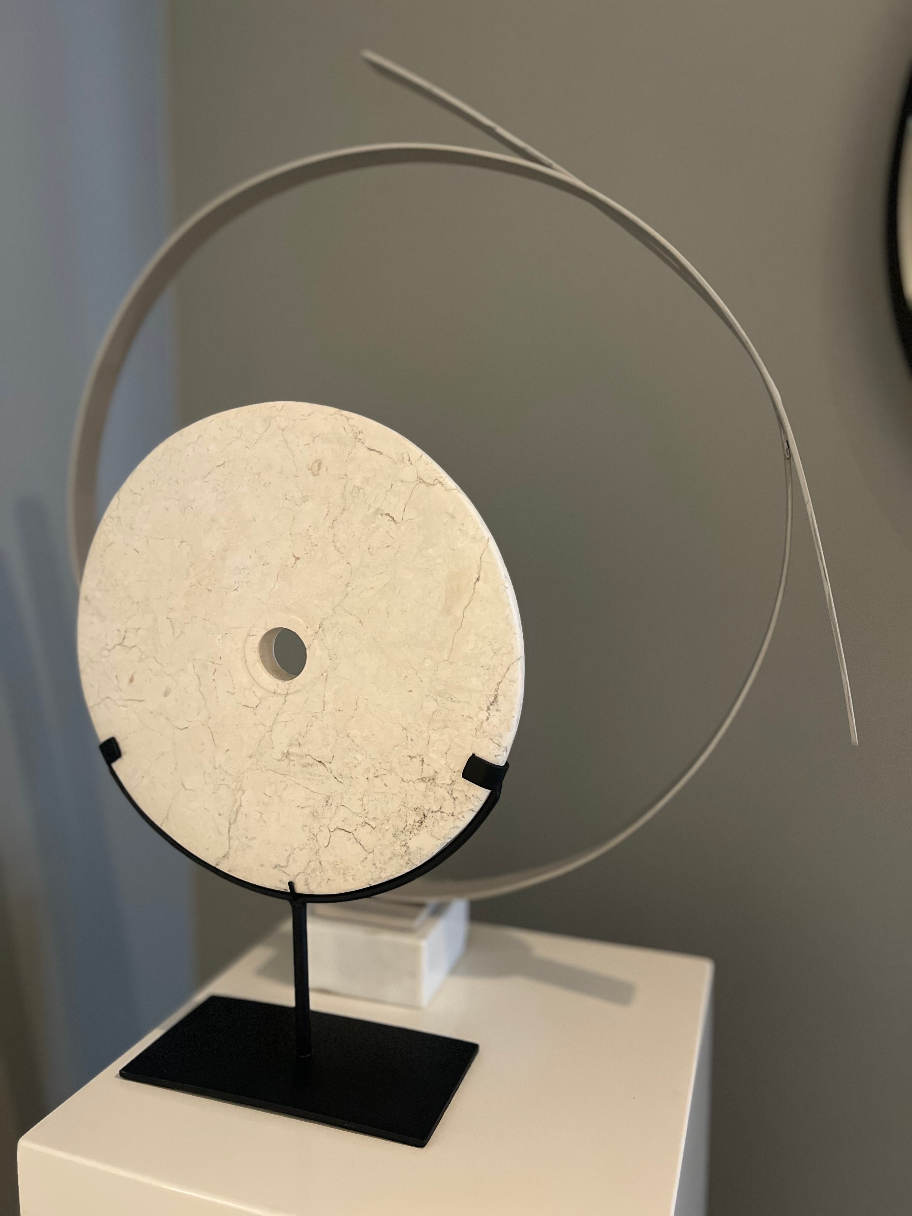 Marmer molensteen op standaard 30 cm