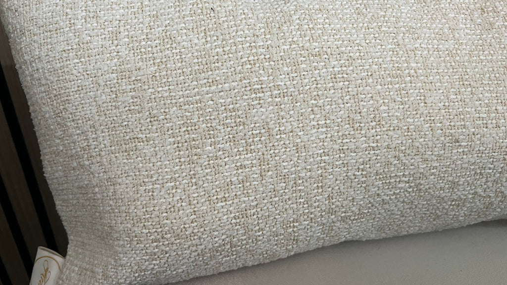 Langwerpig beige kussen