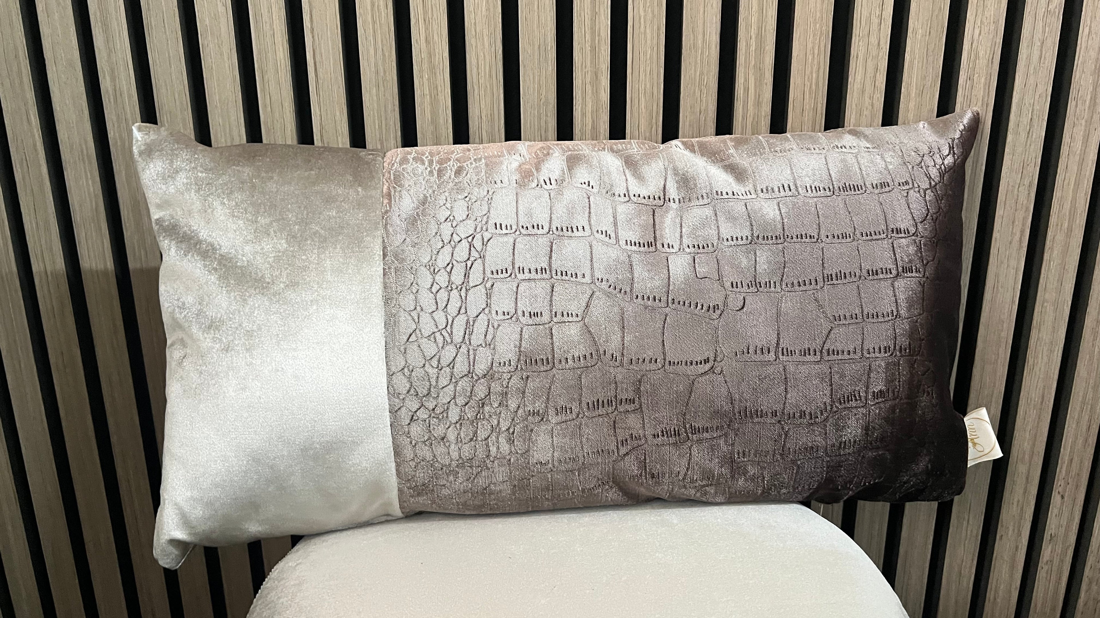 Langwerpig kussen croco/champagne