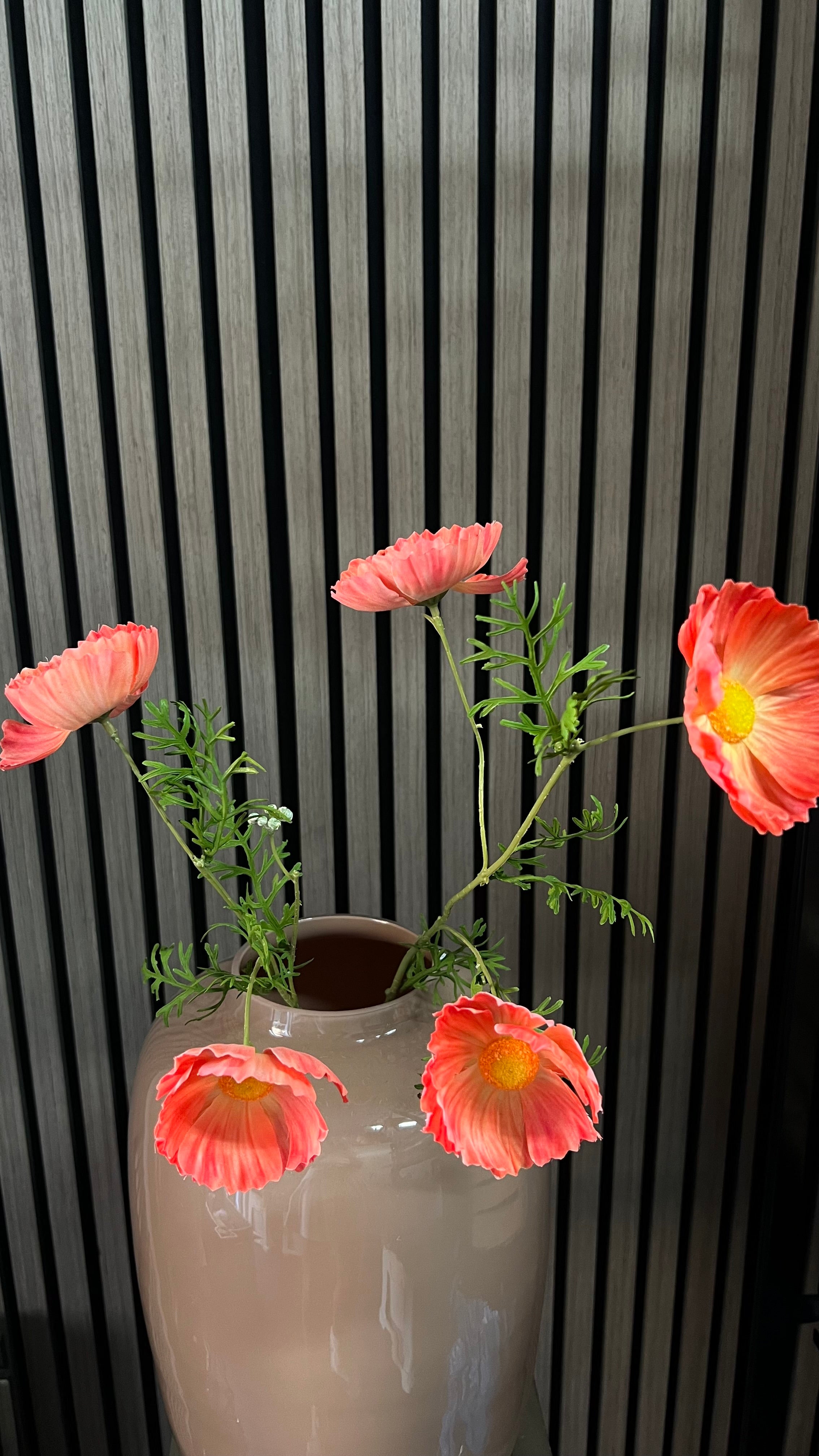 Kunsttak Cosmea Koraal – Luchtige Bloemenpracht