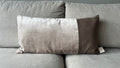 Brown Croco Velvet – Luxe Langwerpig Sierkussen